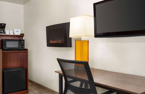 Fort Bragg Hotel | Baymont by Wyndham Fort Bragg