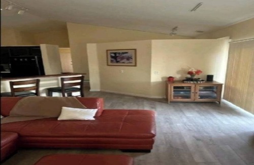 Palmdale House | Be our Guest