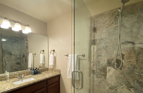 Fountain Valley House | Beach Bliss: 4BR Oasis & Jacuzzi