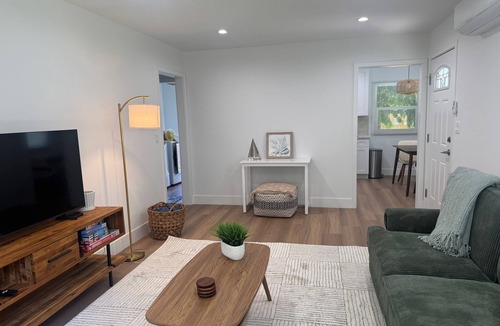 Port Hueneme House | Beach cottage-5 blocks from the sand.