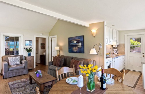 Carmel Cottage | Beach Front Cottages with Stunning Views Abalone Cottage