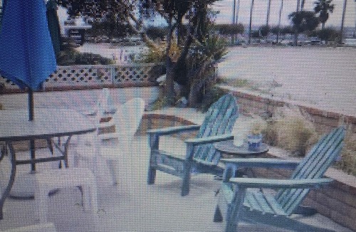 South Mission Beach House | Beach Front House, by Volleyball Court ,nSpacious 4-bedroom house with WiFi, AC