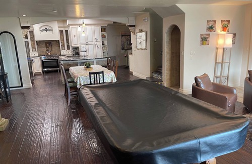 Belmont Shore House | Beach front house centrally located to all popular attractions