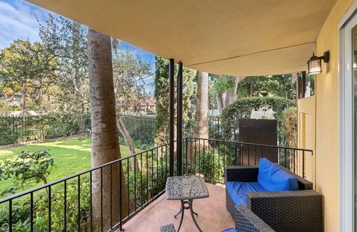 West Beach Apartment | Beach Getaway — 2 blocks to the Beach and Funk Zone