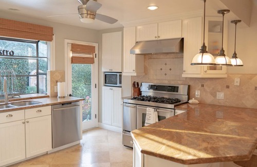 Santa Ana Heights House | Beach Home with Pool, Jacuzzi, Housekeeping Included. Hosted by @Worldstompers