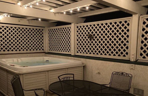 Belmont Shore House | Beach house with 300 gallon salt water fish tank, pool table and jacuzzi on roof