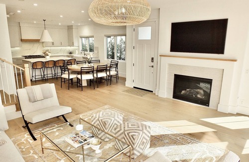 Peninsula House | Beach Paradise - Stunning 3-Story on Long Beach Peninsula! Walk to Beach & More