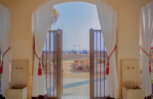 Downtown Apartment | Beach View Suite, within steps to the beach!