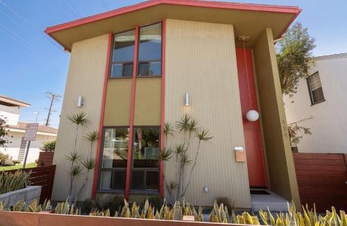 Belmont Shore Villa | Beach Villa * Hot Tub * Steps to Beach