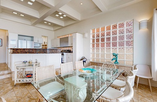 Mussel Shoals House | Beachfront dream home with balcony, patio & direct beach access