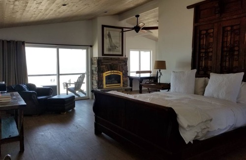 Oxnard Shores House | Beachfront Home - Incredible Views - Sand - Surf - Sunsets - Relax - 4 King Beds