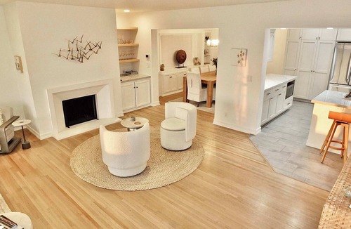 Harbor House | Beachfront on the LB Peninsula