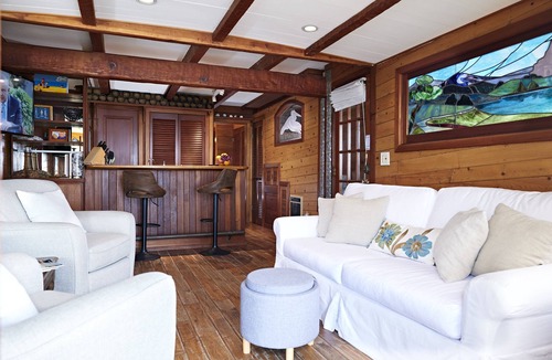 Montecito House | Beachfront Retreat On Sand with Charming Nautical Features | Lower Unit