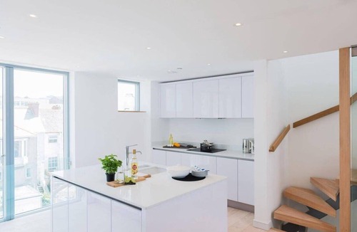 Newquay City Centre House | Beachfront Townhouse, Lovely Sea Views, Newquay