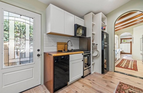 Silver Strand House | Beachside Getaway with Rooftop Patio, Tesla, Chargers And Rental Car Option!