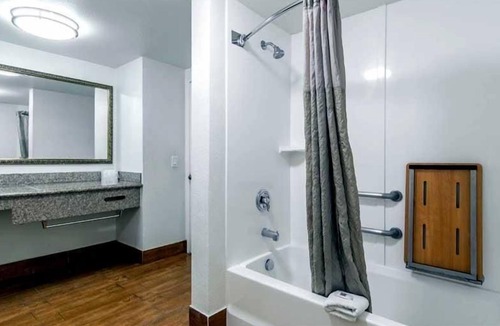 Southwest Anaheim Hotel | Beachside Inn Motel
