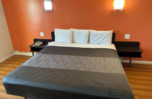 Southwest Anaheim Hotel | Beachside Inn