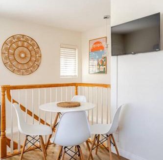 Leucadia House | Beacons Beach Cottage
