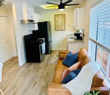 Leucadia House | Beacons Beach Cottage