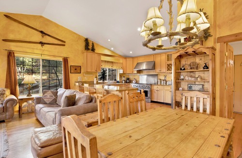 Upper Moonridge House | Bear Creek Lodge #735