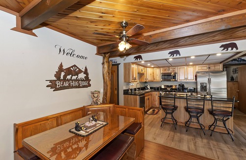 Big Bear City Cabin | Bear Hug Lodge-Spa/BBQ/Game/Fitness rooms. Short distance from lake and hiking.