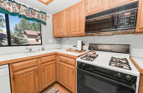 Moonridge Condo | Bear Mountain Escape - Walk to Bear Mountain, Fireplace, Deck, Barbecue