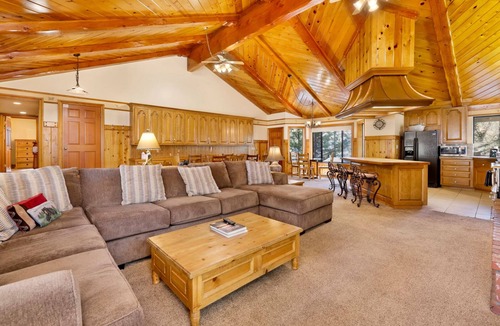 Fox Farm Cabin | Bearfoot Lodge Relaxing Retreat at Big Bear Lake