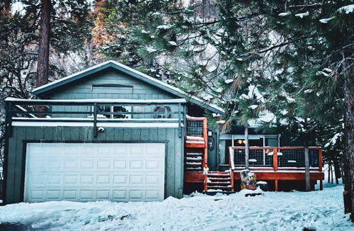 Wrightwood House | Beary Cozy Cabin, 3-bdrm house in Wrightwood with WiFi. EV charger