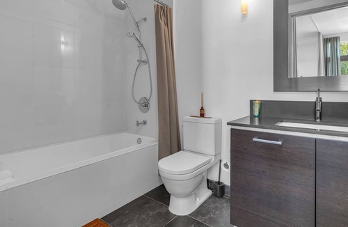 Culver - West Condo | Beautiful 1BDRM Loft with Balcony, steps to Beach