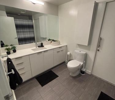 Downtown Los Angeles Apartment | Beautiful 1BR - DTLA!