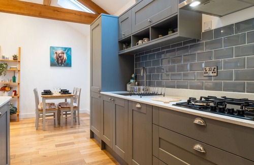 Ampney Crucis House | Beautiful 2 Bedroom Barn in Cerney Wick