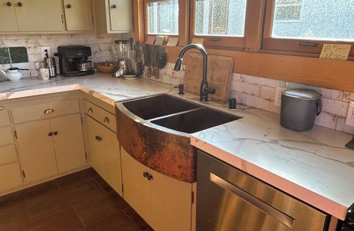 Piedmont Avenue House | Beautiful 3-bedroom historical house Oakland. 98 walk score.