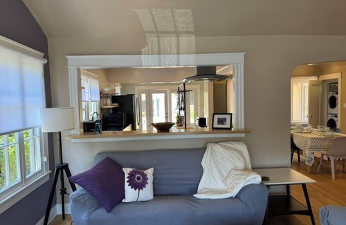 Altadena House | Beautiful 3BR family home, pool, & gym in Pasadena foothills near JPL/hospitals