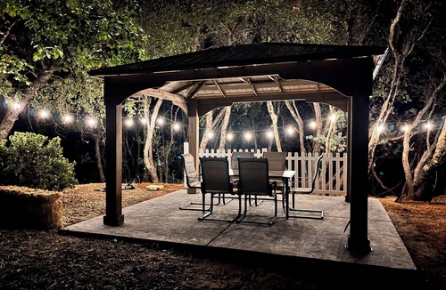 North Fork House | Beautiful 4-bedroom house with a deck overlooking the hills in North Fork