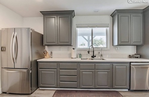 Simi Valley House | Beautiful 4bd Mini-Farm Stay in Simi Valley with Hot Tub
