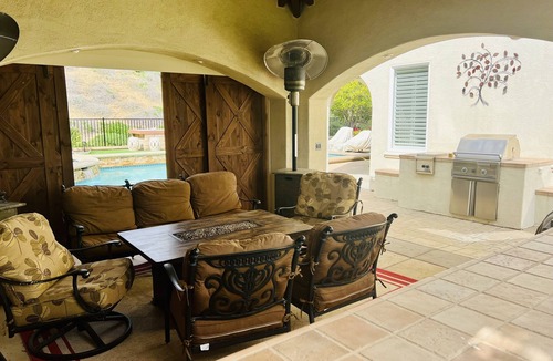 Simi Valley House | Beautiful 5 bedroom 5 bathroom home with pool and spa!