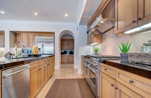 Orchard Hills House | Beautiful 6,244sqft SoCal Luxury Vacation Home