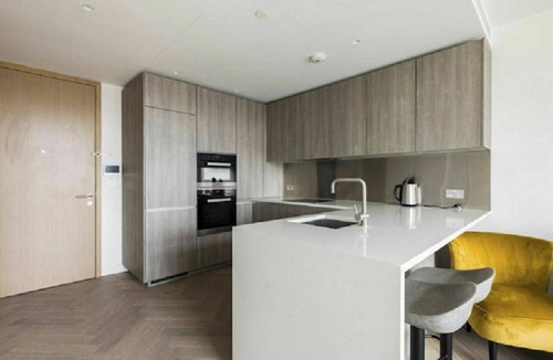 Bishopsgate Apartment | Beautiful apartment for 2 people with WIFI, pool and TV
