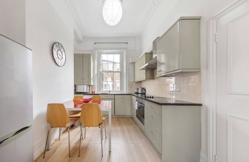 Warwick Apartment | Beautiful Apartment in Central London
