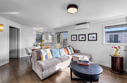 South Redondo House | Beautiful Beachside Strand Home with Roof Deck-Casa Nuevo!