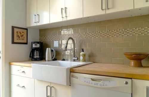 North Central Apartment | Beautiful bungalow, close to Pasadena.
