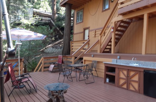 Crestline Cabin | Beautiful cabin 2 story with 2 decks, near Lake Gregory, Lake Arrowhead.