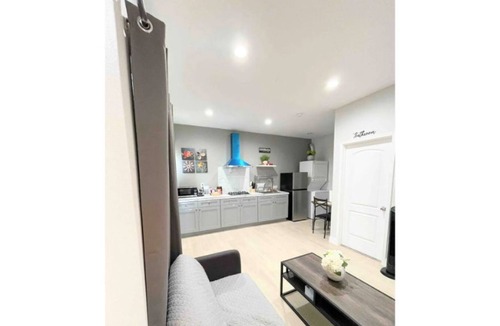Fountain Valley House | Beautiful Coastal Studio