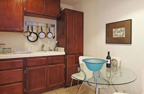Playa Del Rey Condo | Beautiful & Comfy Beach Getaway - Queen Bed - Pkg!