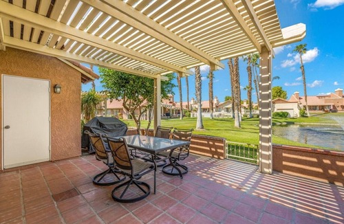 Palm Desert Condo | Beautiful condo at the Oasis Palm Desert. Golf and community pool
