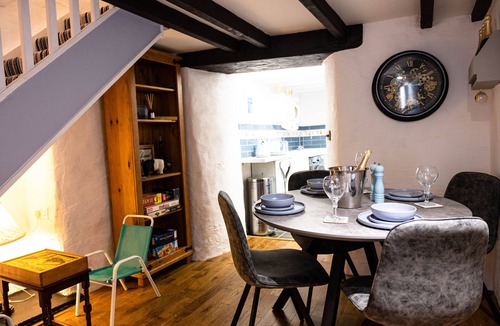 Mevagissey Cottage | Beautiful cottage seconds from the famous picturesque harbour at Mevagissey