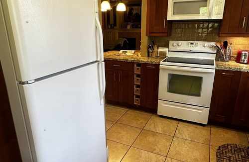 Three Rivers Cottage | Beautiful Cottage near Sequoia with EV charger, fireplace