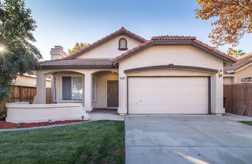 Roseville House | Beautiful Cozy house
