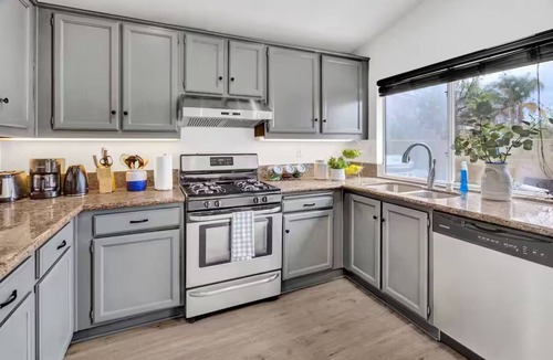 Stevenson Ranch House | Beautiful Cozy Home Near Magic Mountain & Shopping in Stevenson Ranch