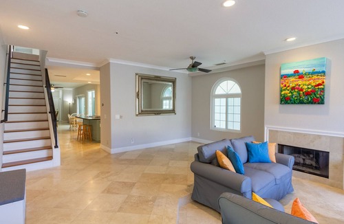 Huntington Beach House | Beautiful Downtown HB 3BR just 1 block to beach!